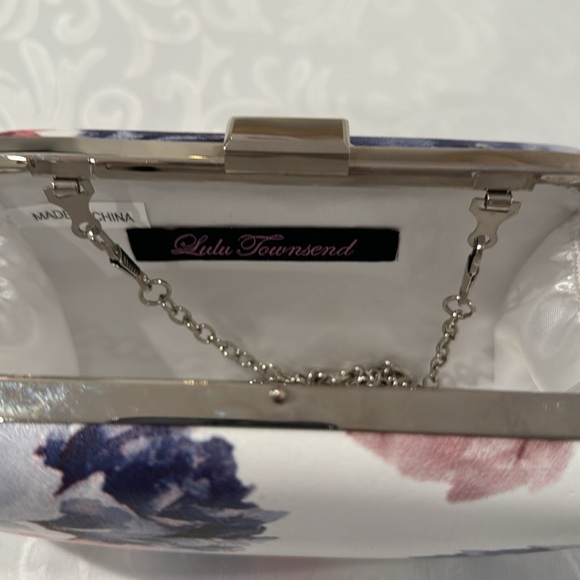 🎉HP🎉Lulu Thownsend Small Floral Bag - Picture 4 of 10